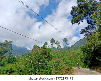 The Beautiful View Sky And Montain Road 