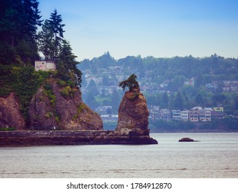 A Beautiful View Of Stanley Park Sea Wall From West Vancouver.