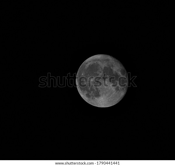 A\
beautiful waning gibbous moon over Burnaby, BC\
Canada.