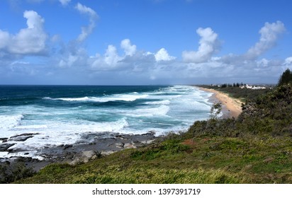 Beautiful Weather At Buddina Beach Along Pacific Boulevard (Sunshine Coast, Queensland, Australia). Buddina Beach From Point Cartwright Lookout. 