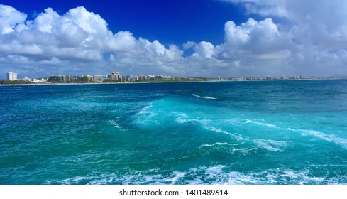 Beautiful Weather At Buddina Beach Along Pacific Boulevard (Sunshine Coast, Queensland, Australia). Big Waves. Mooloolaba In The Background.