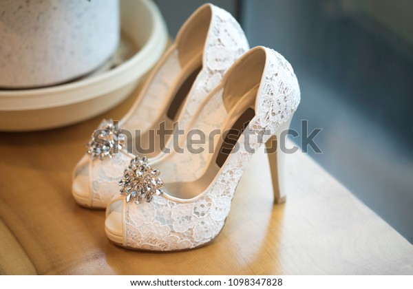 gorgeous wedding shoes