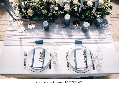 Beautiful wedding table decoration and decor in blue style