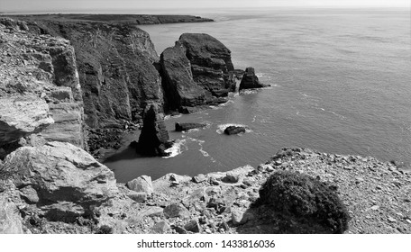 145,818 Black cliffs Images, Stock Photos & Vectors | Shutterstock