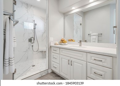 Beautiful White Modern Bathroom Design