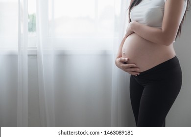 Teen pics pregnant Pregnant Golnesa