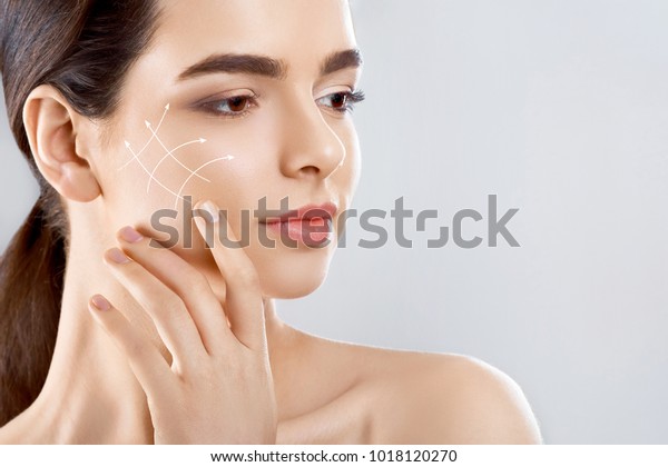 Beautiful Woman Black Hair Thick Eyebrows Beauty Fashion Stock Image
