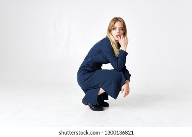 モデル 女性 全身 座りポーズ の画像 写真素材 ベクター画像 Shutterstock