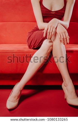 elegant ladies showing sexy legs Gushing squirting cunts
