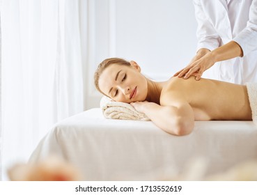 Japanese Massage Therapy And Treatment Technology