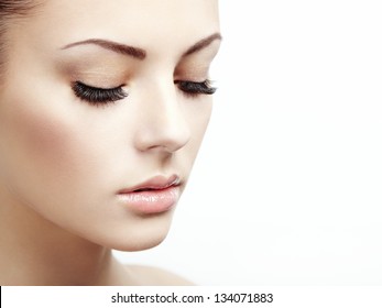 Beautiful Woman Face. Perfect Makeup. Beauty Fashion