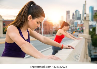 Beautiful Woman Finds Mental Strength And Inner Power Exercise Fitness City Sunset Skyline