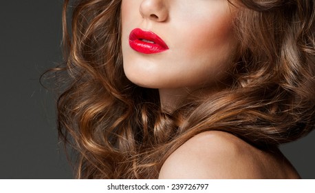 brown hair red lips