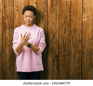 Beautiful Young African American Woman Over Isolated Background Suffering Pain On Hands And Fingers, Arthritis Inflammation