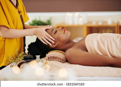 Cosmetologist の画像 写真素材 ベクター画像 Shutterstock