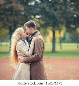 105,878 Kissing Couple Park Images, Stock Photos & Vectors | Shutterstock