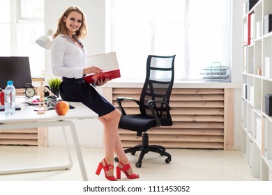 Beautiful Young Girl Sat Down On Stock Photo 1111453052 | Shutterstock