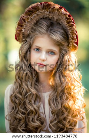 Cute Dress in Vintage Hair