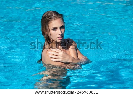 woman swimming naked picture Woman swimming naked picture