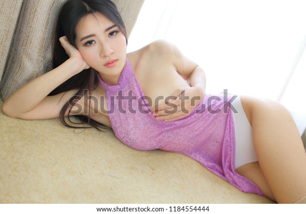 Sexy Nude Asian Girl