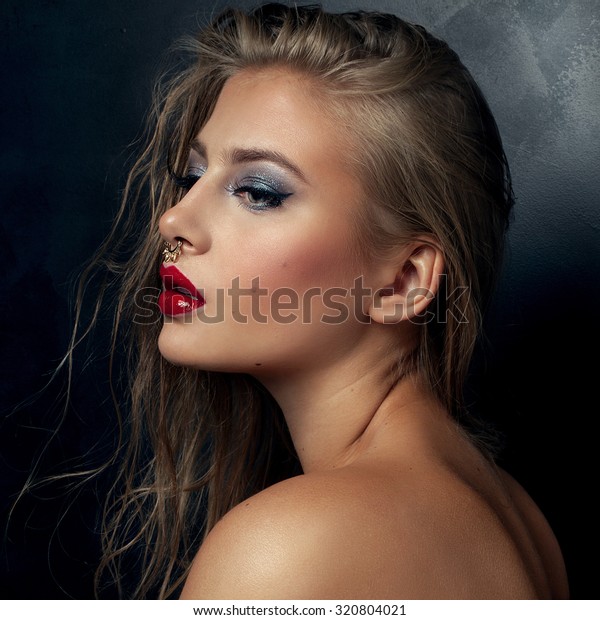 Nosering Jewellery Sex Hd - Beautiful Young Sexy Woman Gold Nose Stock Photo (Edit Now) 320804021