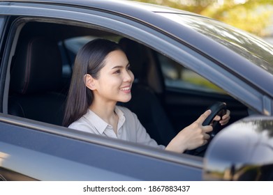 Happy Black Woman Holding New Driving Stock Photo 1524088946 | Shutterstock