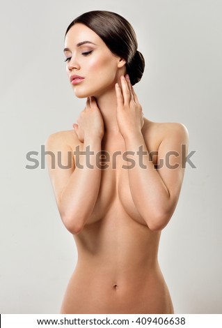 Naked girl clean her body Goes naked girl clean her body