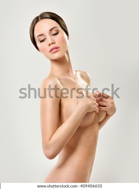 topless naken kvinna