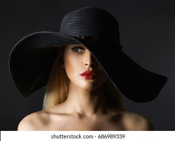 girl with hat