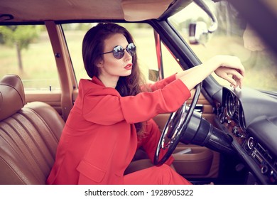 195,613 Beautiful girl in car Images, Stock Photos & Vectors | Shutterstock