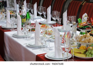 Beautifully served table for a cheerful banquet.