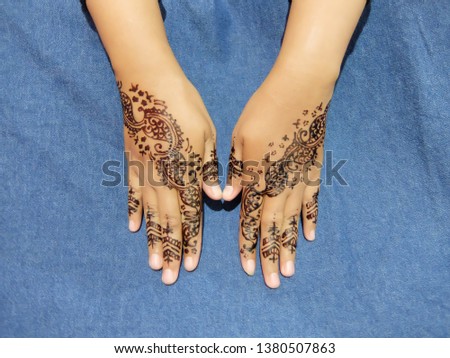 beauttiful henna art