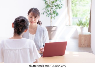 Beauty Advisor And Young Woman