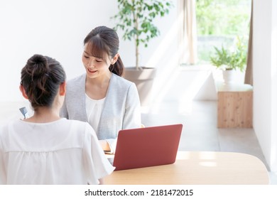 Beauty Advisor And Young Woman