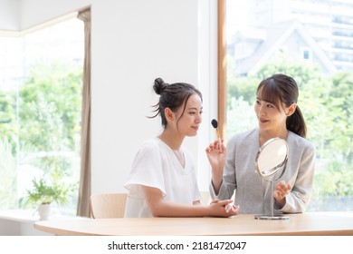 Beauty Advisor And Young Woman