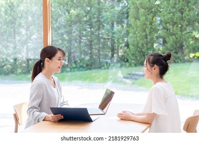 Beauty Advisor And Young Woman