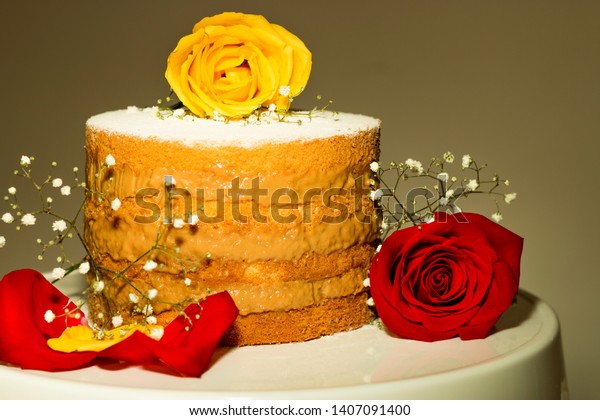 Beauty Beast Naked Cake Wellmarried Warm Stockfoto Nu Bewerken