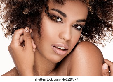 https://image.shutterstock.com/image-photo/beauty-closeup-portrait-young-african-260nw-466229777.jpg