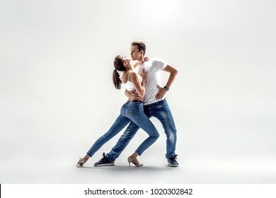 Bachata Imagenes Fotos De Stock Y Vectores Shutterstock