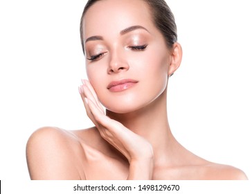 Beauty face woman close up healthy skin naturel makeup