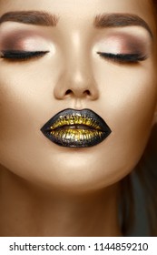 Beauty Fashion Model Girl and Black   gold gradient lips  Trendy Make up  perfect skin  glamour eyeshadows  Fashion Trendy Black lipstick  Makeup