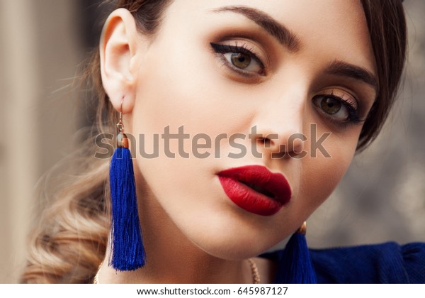 blue dress red lips