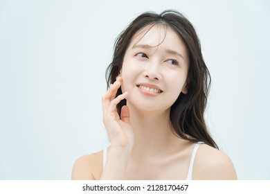 Beauty Image Of A Woman With Moist Skin