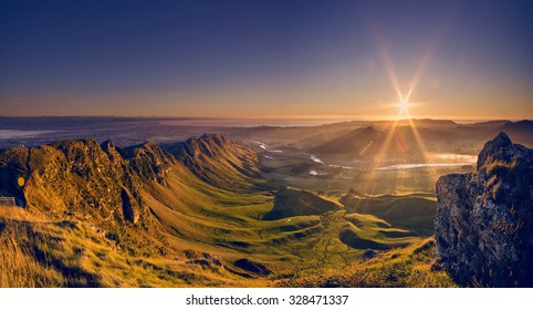 Beauty of the Te Mata Peak captured on a clear morning... 
				