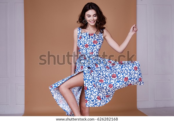 Beauty Frauen Modell Tragen Stilvolle Design Trend Kleidung Stockfoto Jetzt Bearbeiten