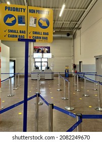 BEAUVAIS, FRANCE - November 28, 2021 : Ryanair Boarding Gate At Beauvais Airport, Which Shows Two Line Priority And Non Priority Boarding.