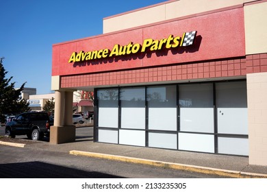 Beaverton, OR, USA - Feb 25, 2022: Exterior view of an Advance Auto Parts store in Beaverton, Oregon. Advance Auto Parts, Inc. is an American automotive aftermarket parts provider.