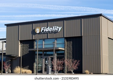 Beaverton, OR, USA - Jan 25, 2022: Exterior view of a Fidelity Investments branch office in Beaverton, Oregon. Fidelity Investments Inc. is a financial services corporation headquartered in Boston.