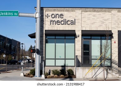 Beaverton, OR, USA - Jan 25, 2022: Exterior view of the One Medical family practice office in Beaverton, Oregon. One Medical is a membership-based primary care practice headquartered in San Francisco.