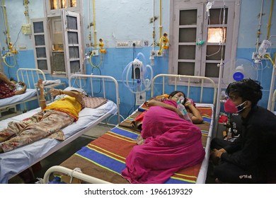 Beawar, Rajasthan, April 30,2021: COVID Patients Receives Treatment In Corona Ward At Government Hospital, Amid Shortage Of Oxygen And Beds Due To Surge In Covid Cases In Beawar. Photo: Sumit Saraswat